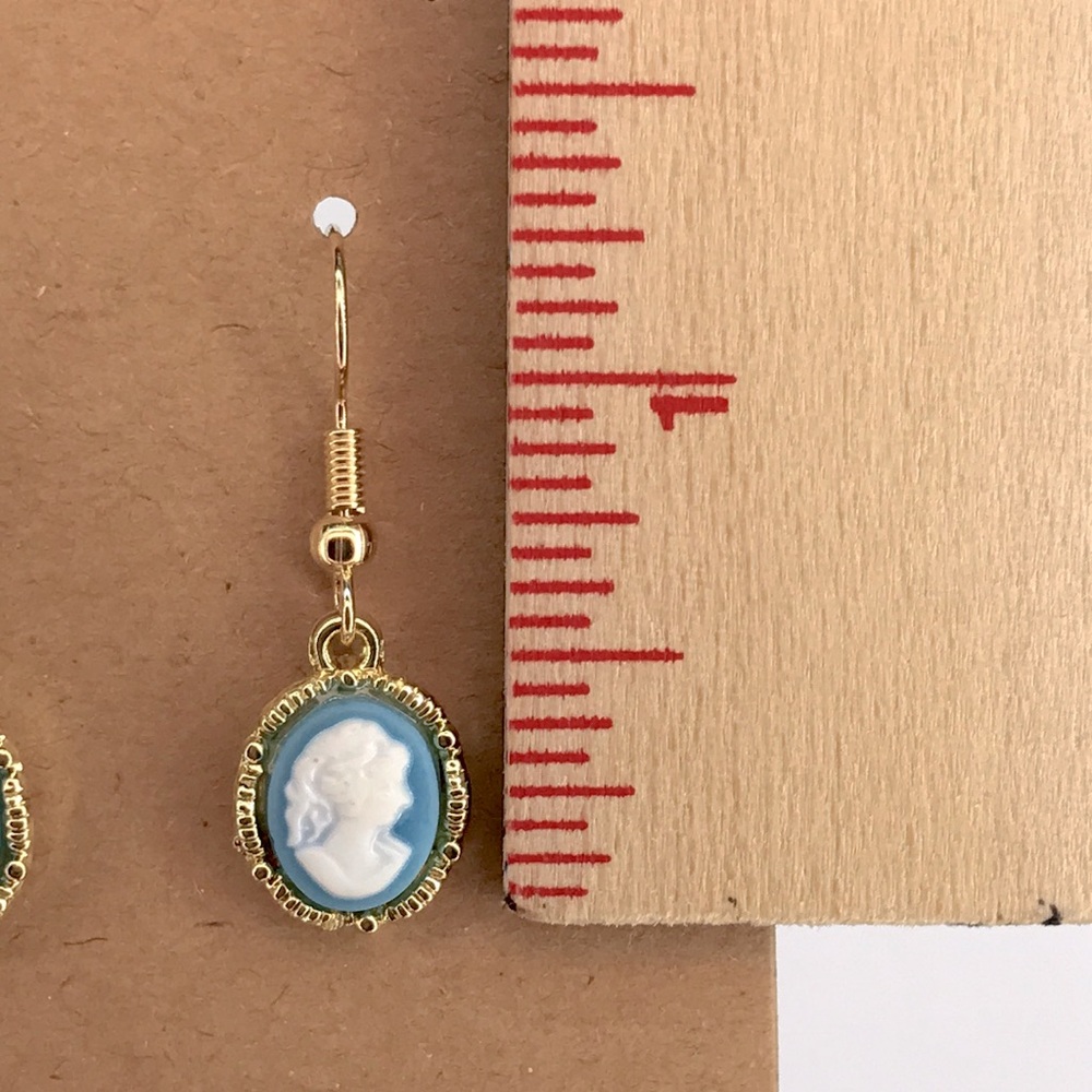 Elegant Gold and Blue Cameo Earrings Fashion Jewelry - Picture 2 of 4